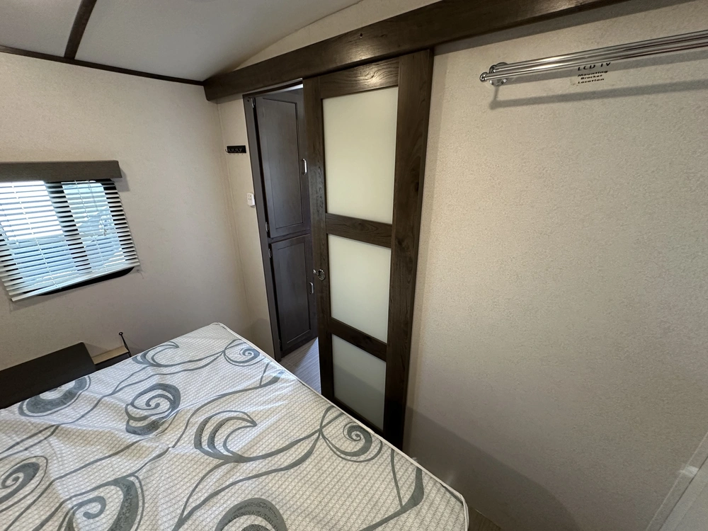 2020 Keystone Rv Passport Ultra-lite Gt Series 2521rl alt