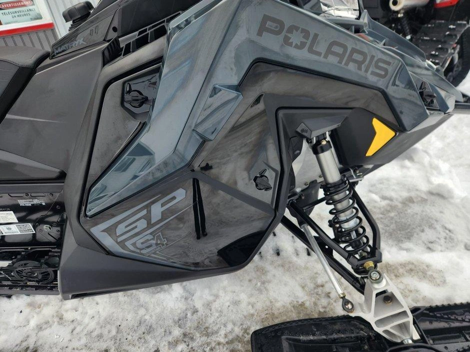 Polaris Prostar S4 Voyageur Sp 146 Moteur 4 Temps 2026 alt