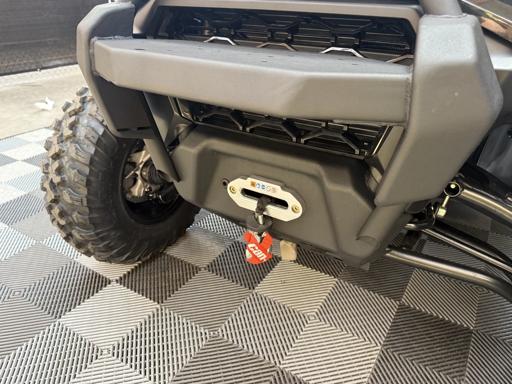 2026 Can-am Defender Xt Cab Hd11 W/10.25 Infotainment alt