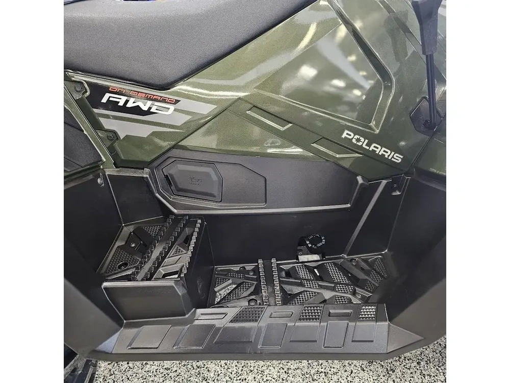 2026 Polaris Sportsman Touring 570 Premium alt