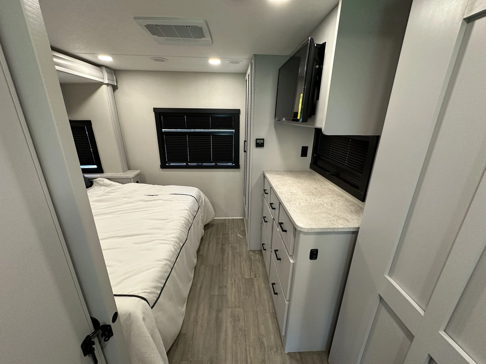Coachmen Pursuit 31es 2024 alt
