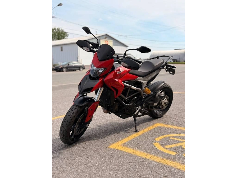 Ducati Hyperstrada 2014 alt