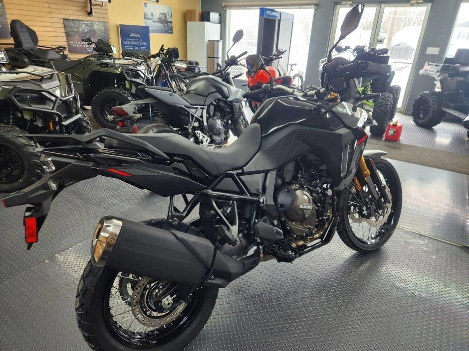 2026 Suzuki V-strom 800de alt