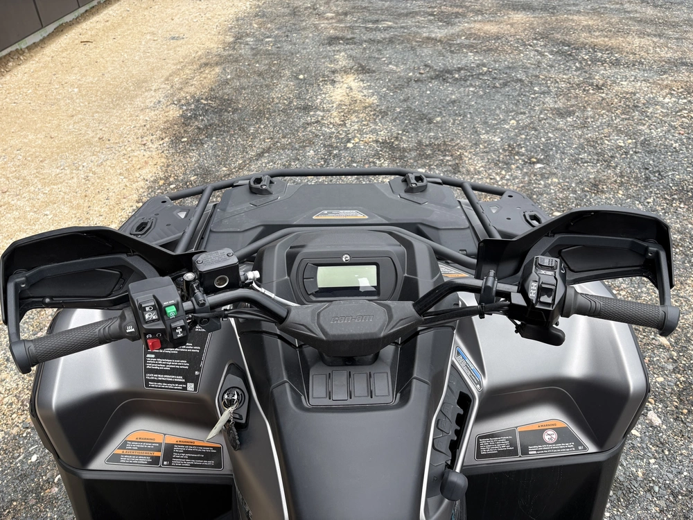 2025 Can-am Outlander 700 Xt - Platinum Satin alt