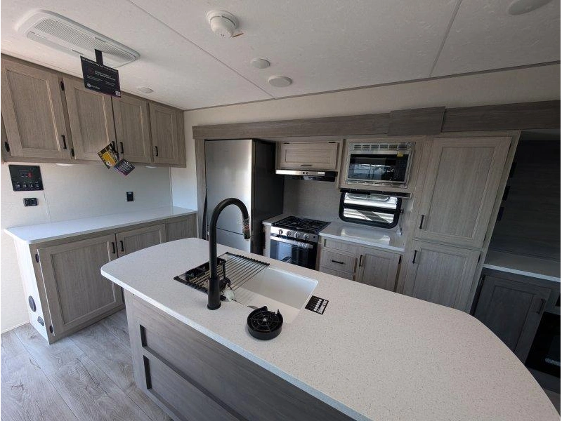 2026 Coachmen Catalina 39mkts alt