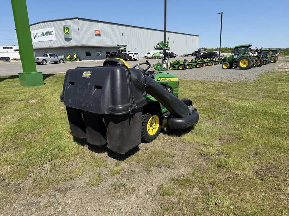 2021 John Deere X739 alt