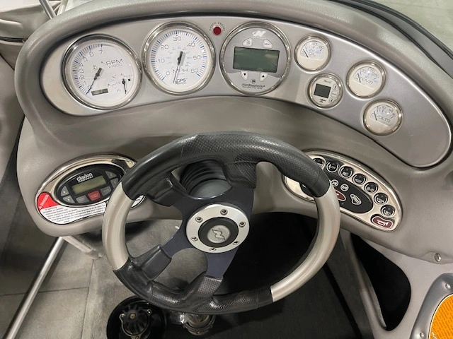 2006 Ski Nautique 216 Team Edition alt