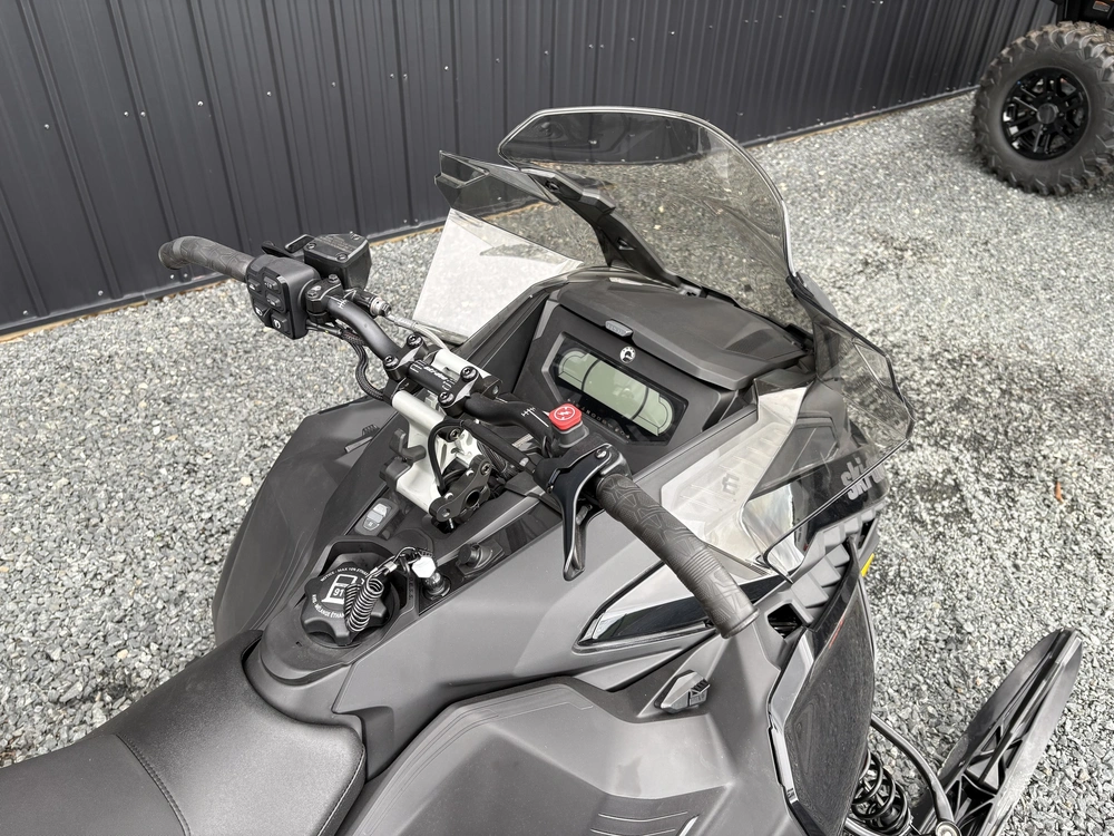 2025 Ski-doo Renegade X 900 Ace Turbo R Ripsaw 1.25" E.s. alt