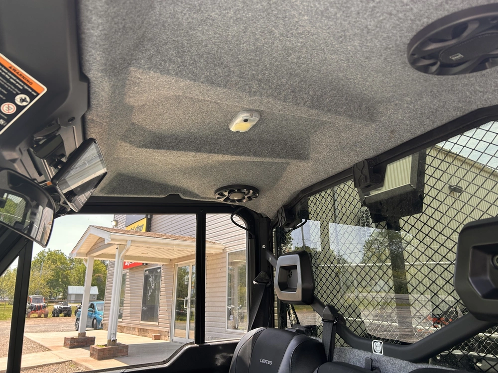 2025 Can-am Defender Lmt alt