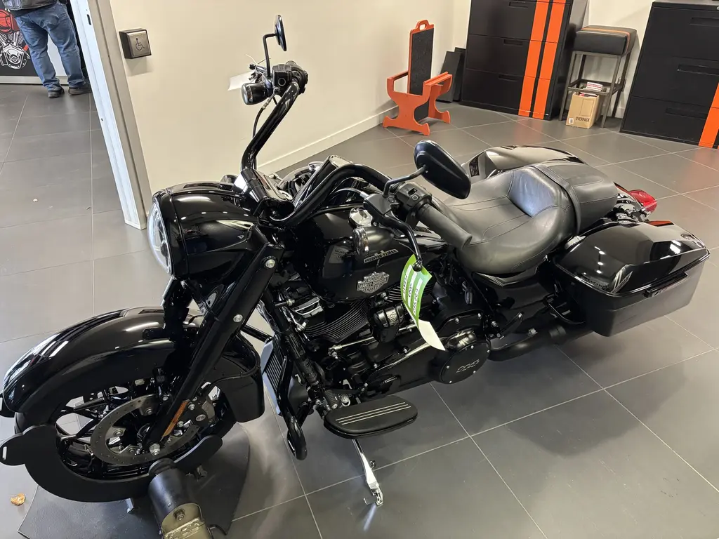 Harley-Davidson FLHRXS Road King SpecialFLHRXS 2025