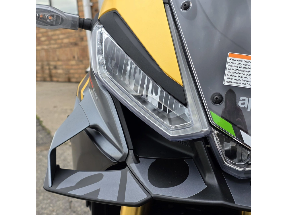 2026 Aprilia Tuono V4 alt