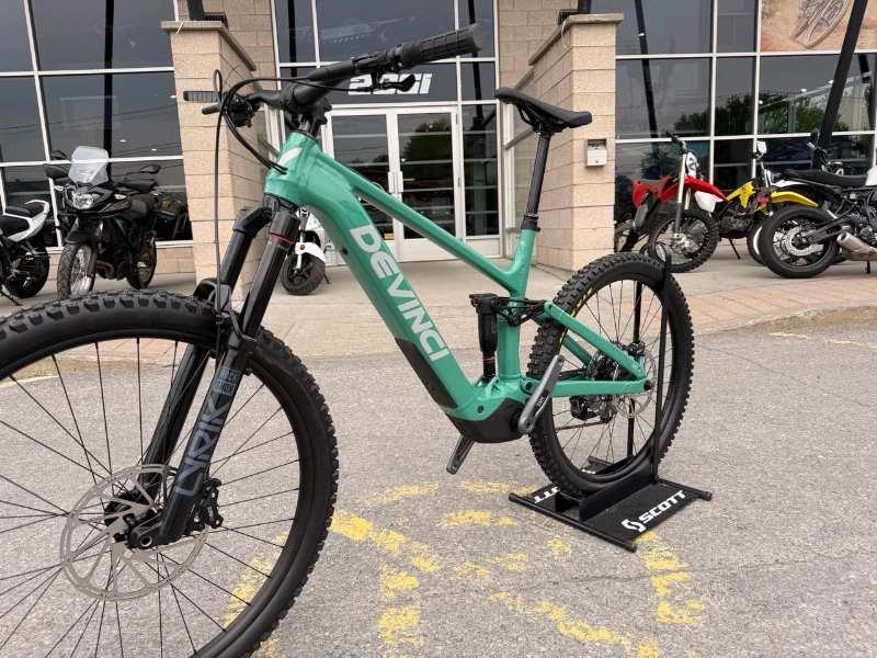 Devinci E-troy Lite Eagle Medium 2026 alt