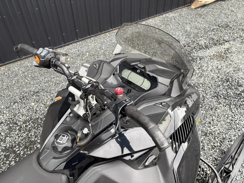 Ski-Doo RENEGADE X 900 ACE Turbo R RipSaw 1.25" E.S. 2023