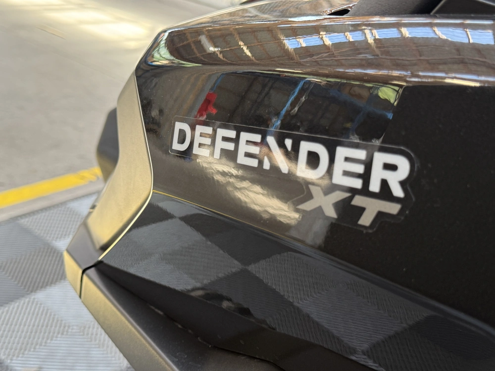 2026 Can-am Defender Xt Cab Hd11 W/10.25 Infotainment alt