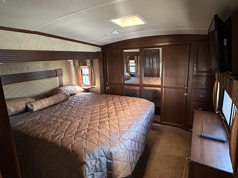 2014 Forest River 36ckts alt