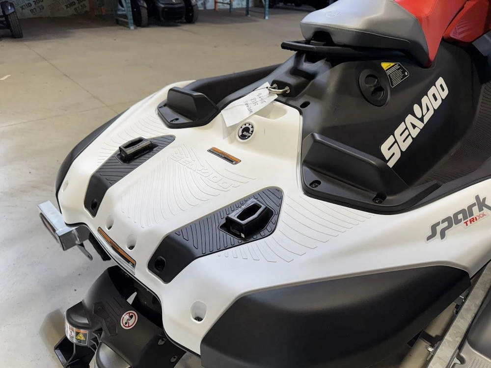 New 2026 Sea-Doo SPARK TRIXX 1 up in Thetford Mines