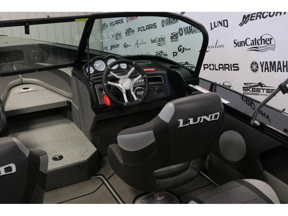 2023 Lund 1875 Crossover Xs alt