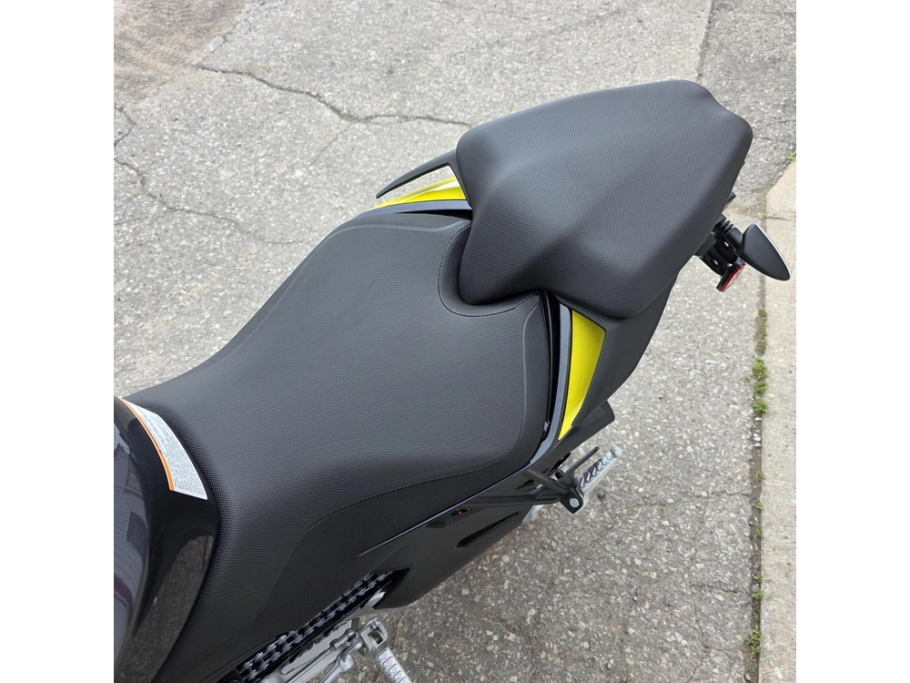 2026 Aprilia Rs 660 alt