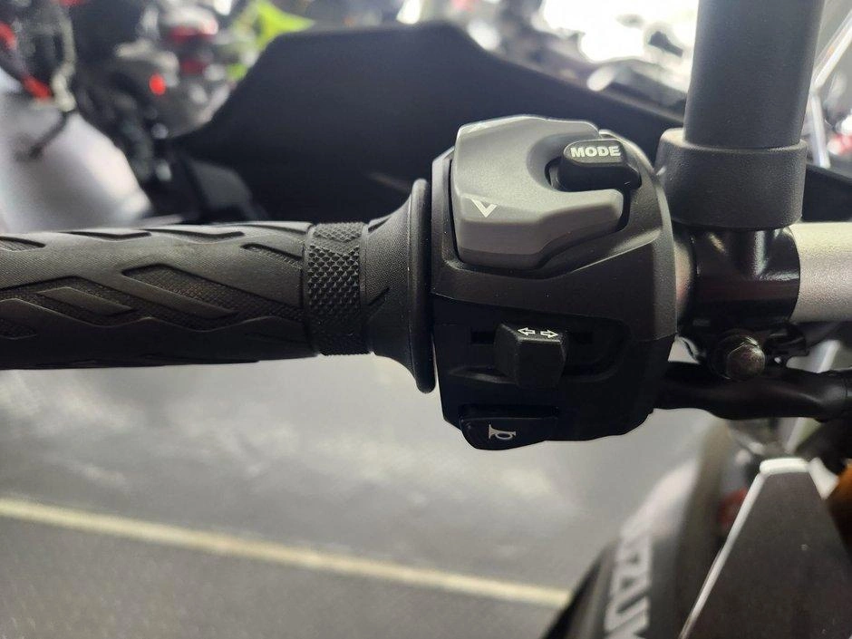 2026 Suzuki V-strom 800de alt