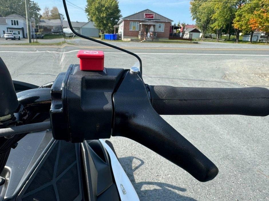 Polaris 550 Voyageur 155 E/s 2025 alt