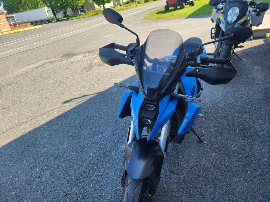 Suzuki Gsx-8s 2023 alt