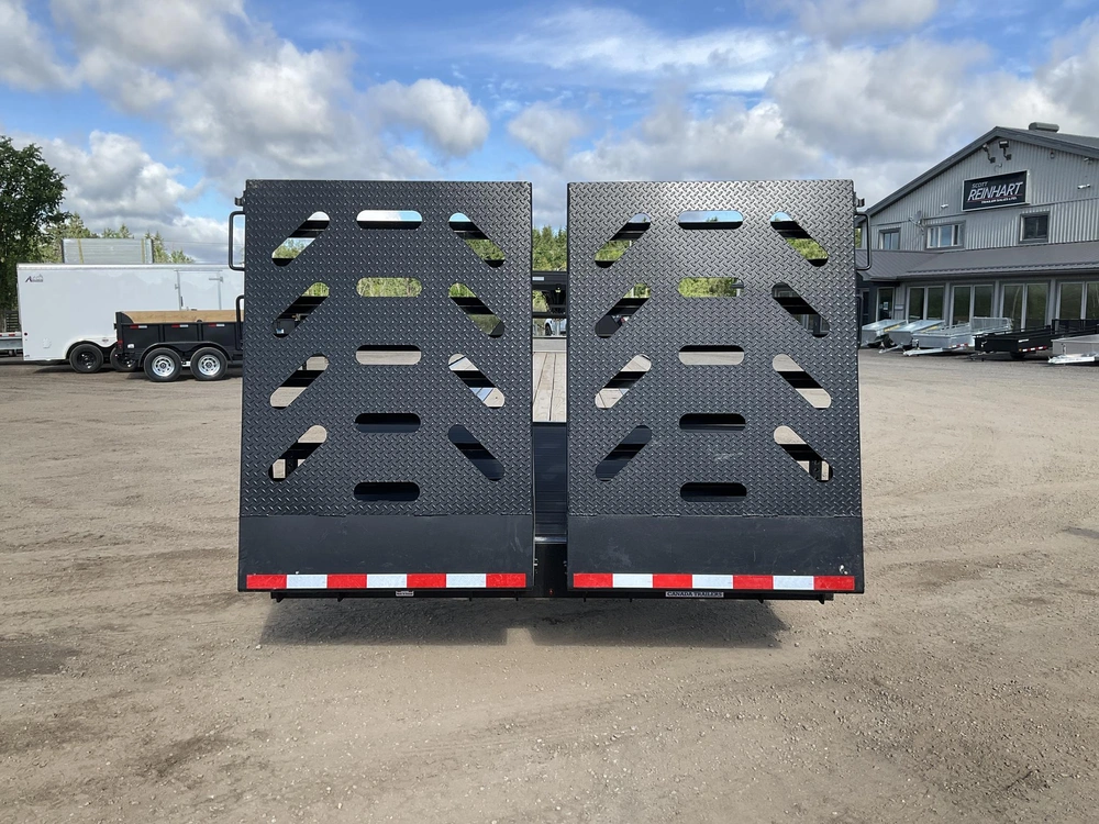2026 Canada Trailers 8.5x32 15 Ton Deckover Gooseneck Equipment Trailer alt