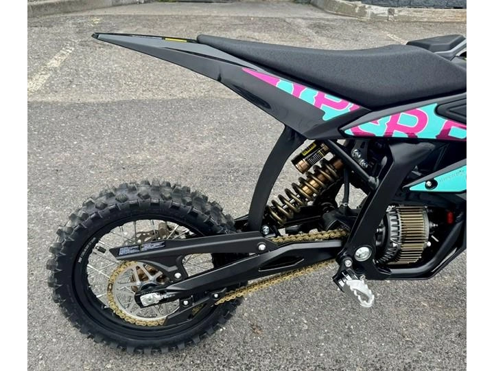 2026 Surron Hyper Bee 100% Électrique Avec 8,000 Watts alt
