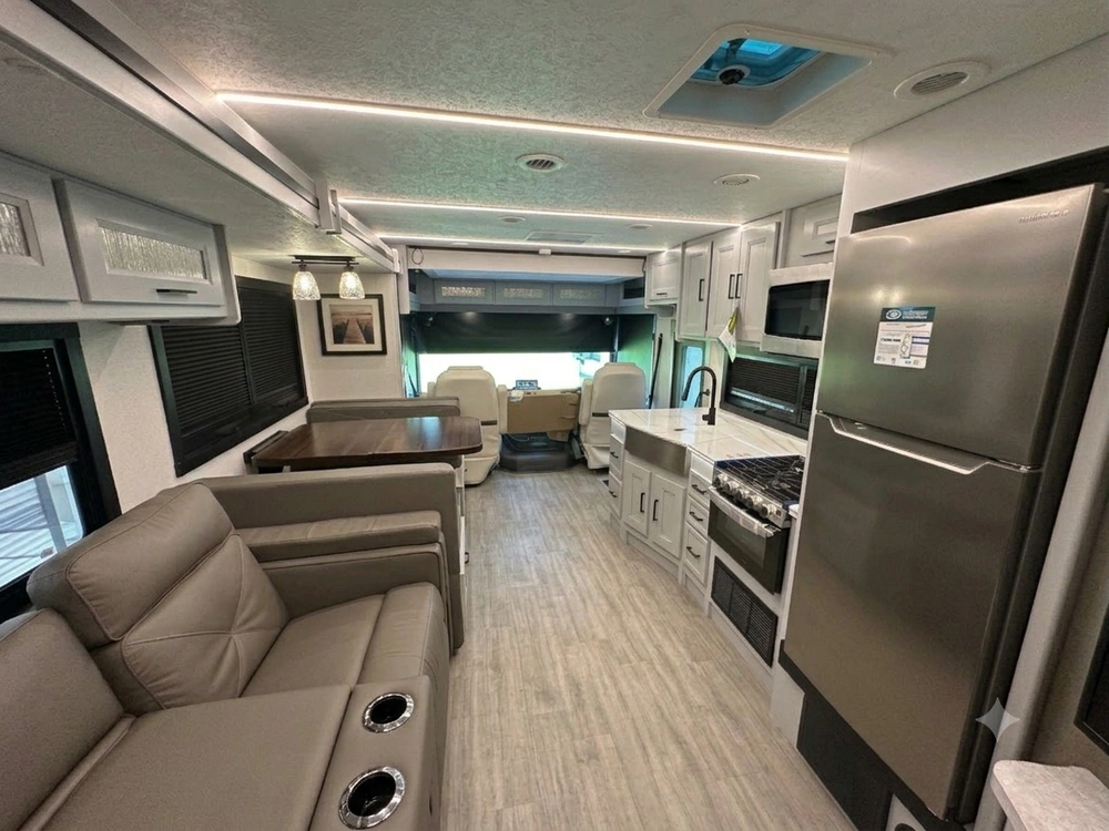Coachmen Mirada 32ls 2024 alt