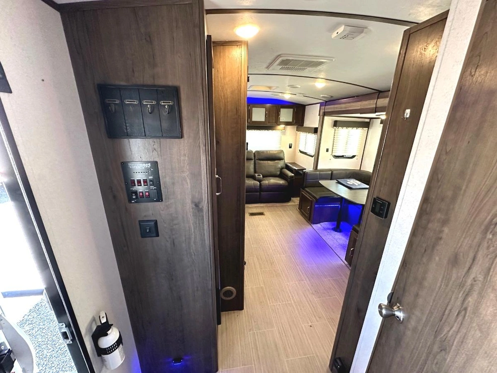 2020 Keystone Rv Passport Ultra-lite Gt Series 2521rl alt