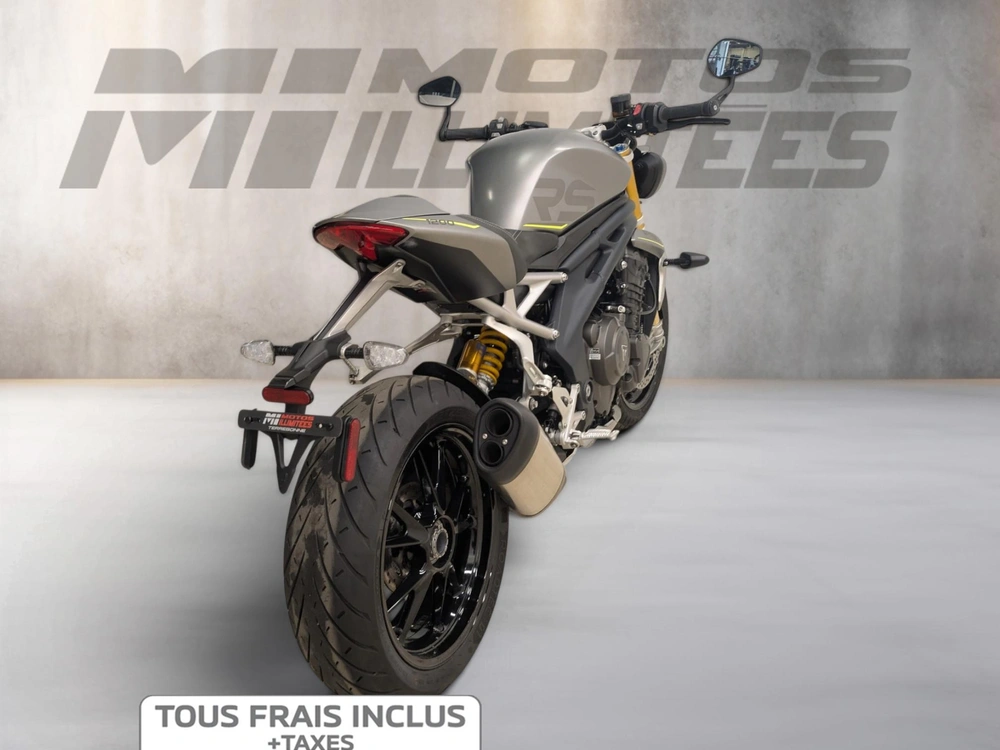 Triumph Speed Triple 1200 Rs 2022 alt