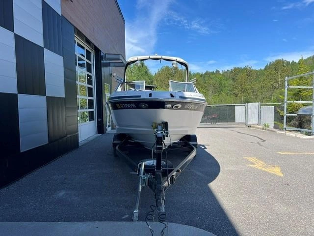 2009 Larson Lxi 238 alt