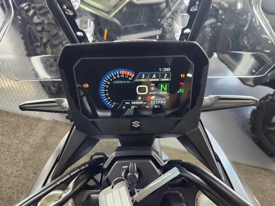Suzuki V-strom 800 2026 alt