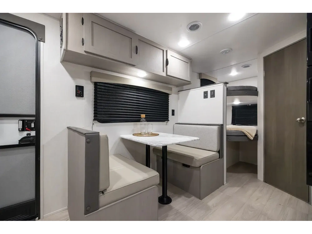 2026 Coachmen Clipper 26bh alt