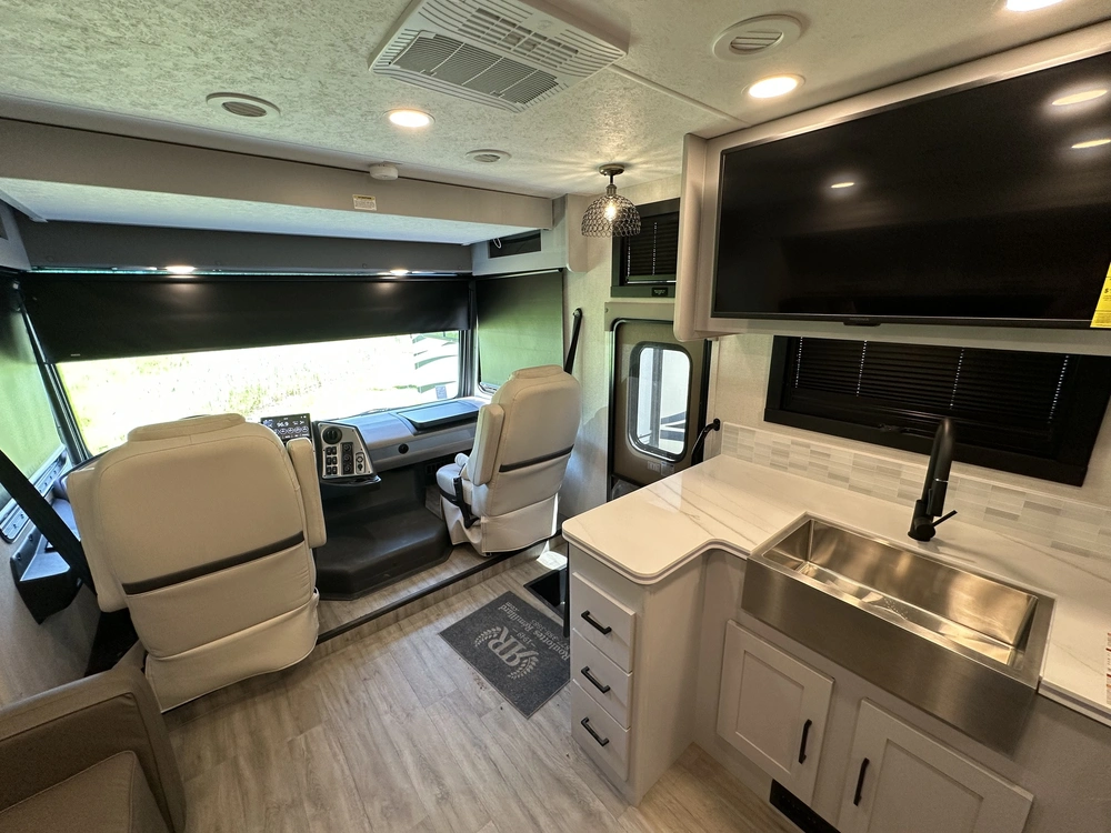 Coachmen Pursuit 31es 2024 alt