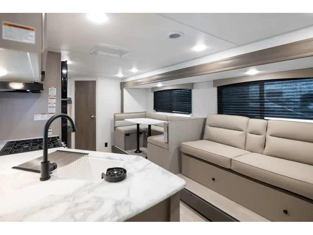 2026 Coachmen Clipper 262dbs alt