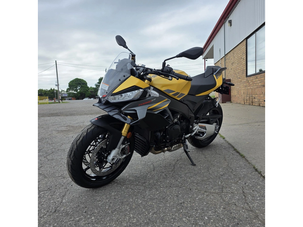 2026 Aprilia Tuono V4 alt