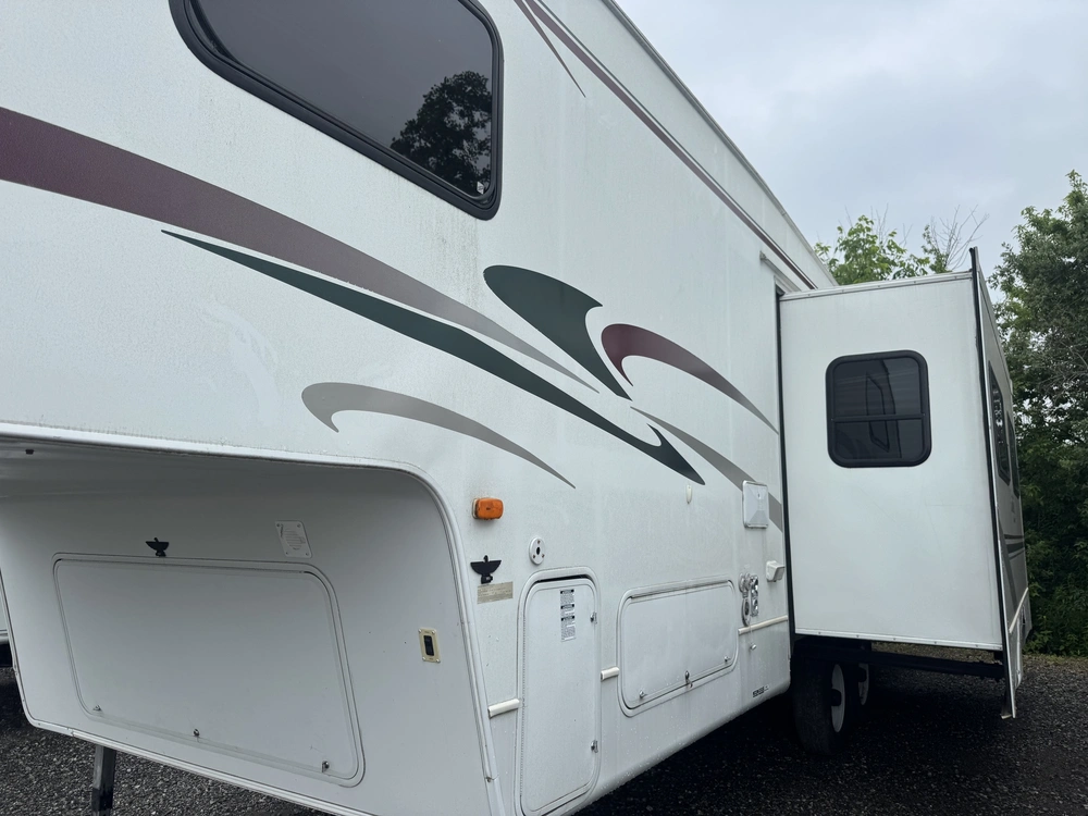 2005 Keystone Rv Laredo (fw) 29bh alt