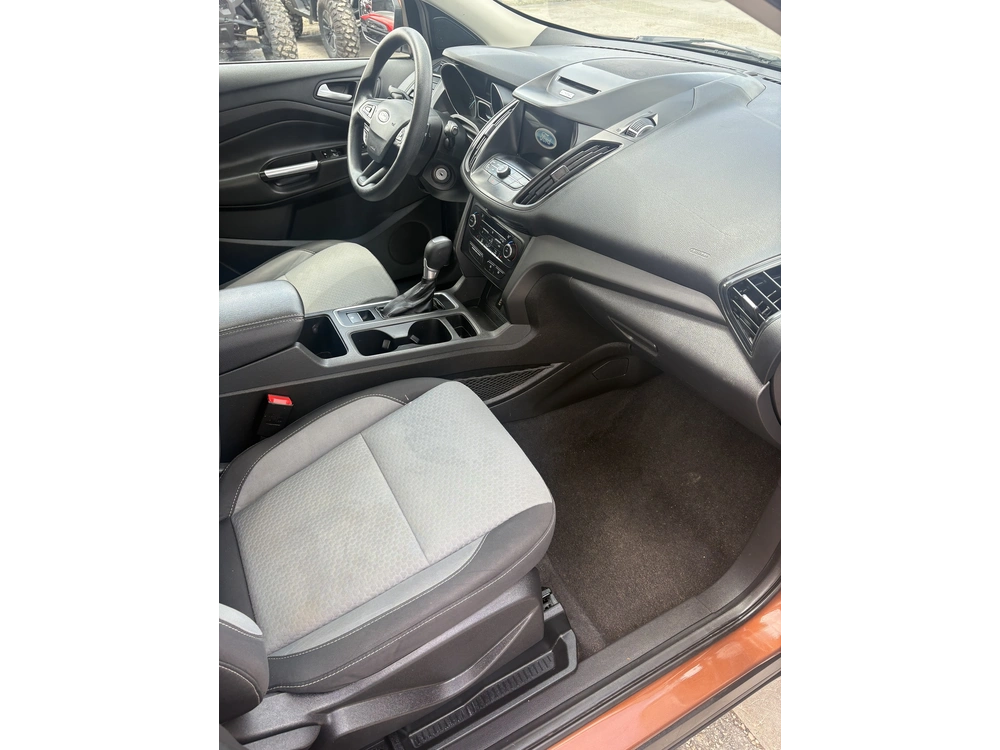 2017 Ford Escape Se alt