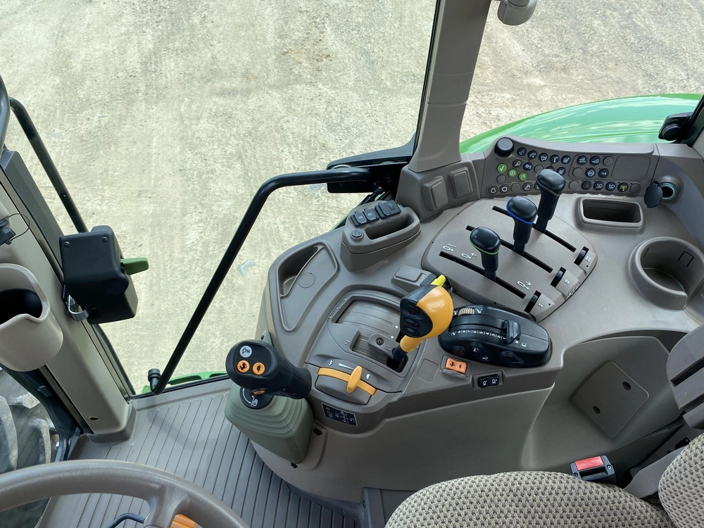 John Deere 6110m 2024 alt