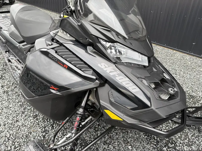 Ski-Doo RENEGADE X 900 ACE Turbo R RipSaw 1.25" E.S. 2023