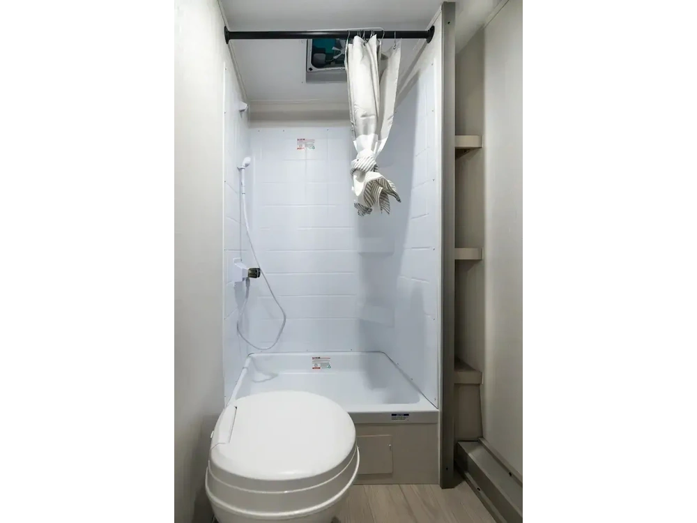 2026 Coachmen Clipper 18dbs alt