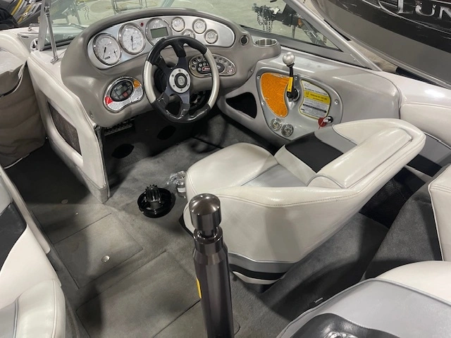 2006 Ski Nautique 216 Team Edition alt