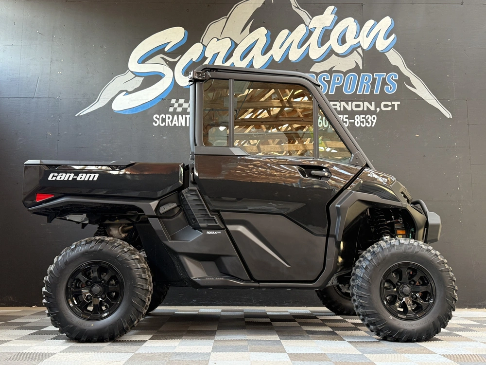 2026 Can-am Defender Xt Cab Hd11 W/10.25 Infotainment alt
