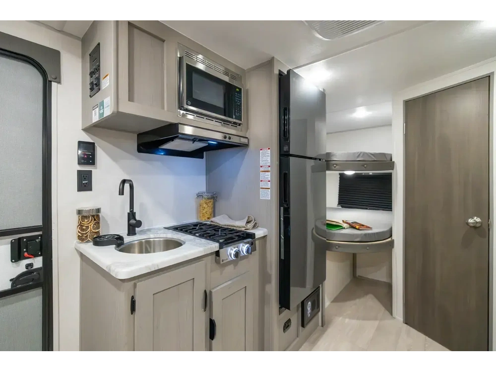 2026 Coachmen Clipper 18dbs alt