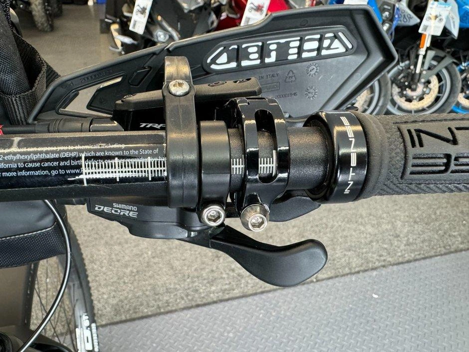 2023 Intense Recon Mx Sm/md alt