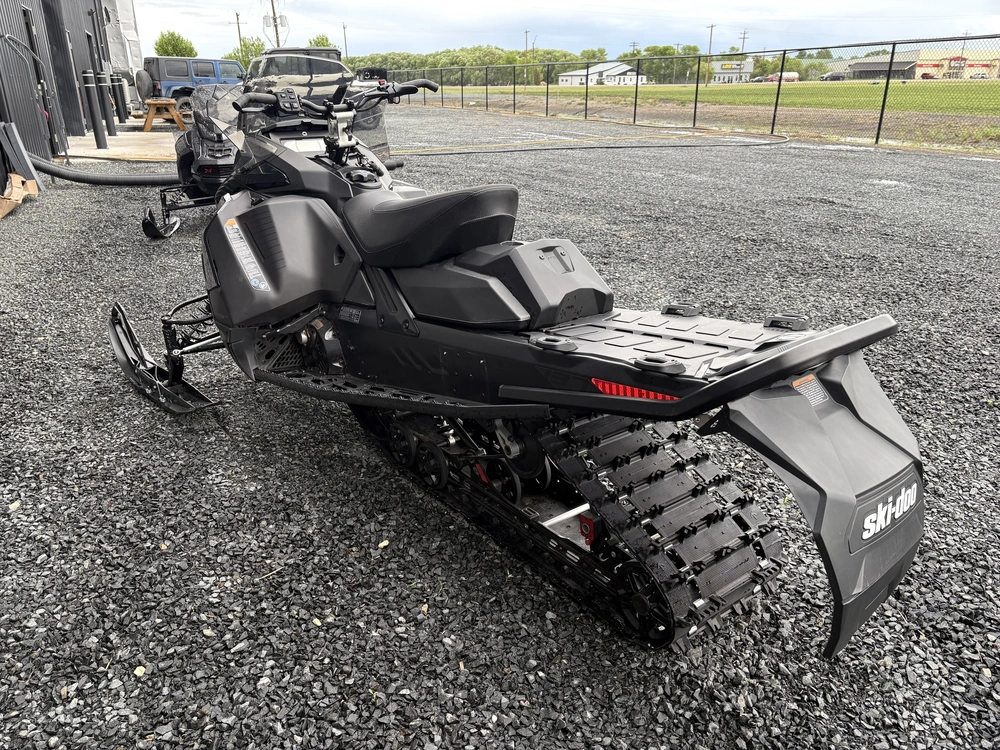 2024 Ski-doo Renegade X 900 Ace Turbo R Ripsaw 1.25" E.s. alt