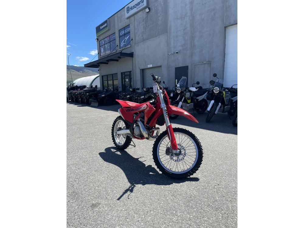 2025 Gasgas Mc 300 alt