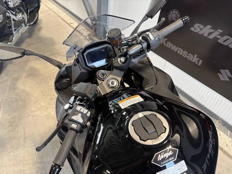 2025 Kawasaki Ninja 1100sx Se alt