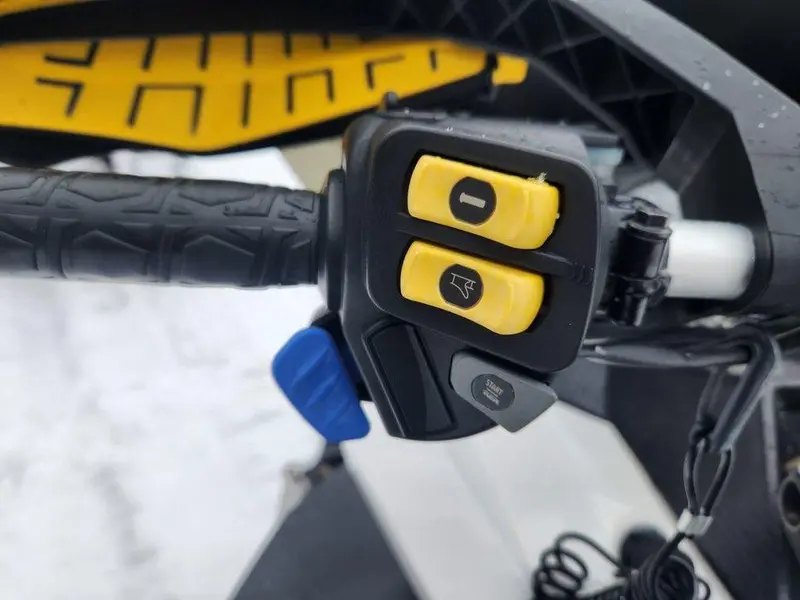 Ski-Doo MXZ TNT 800 R 2011