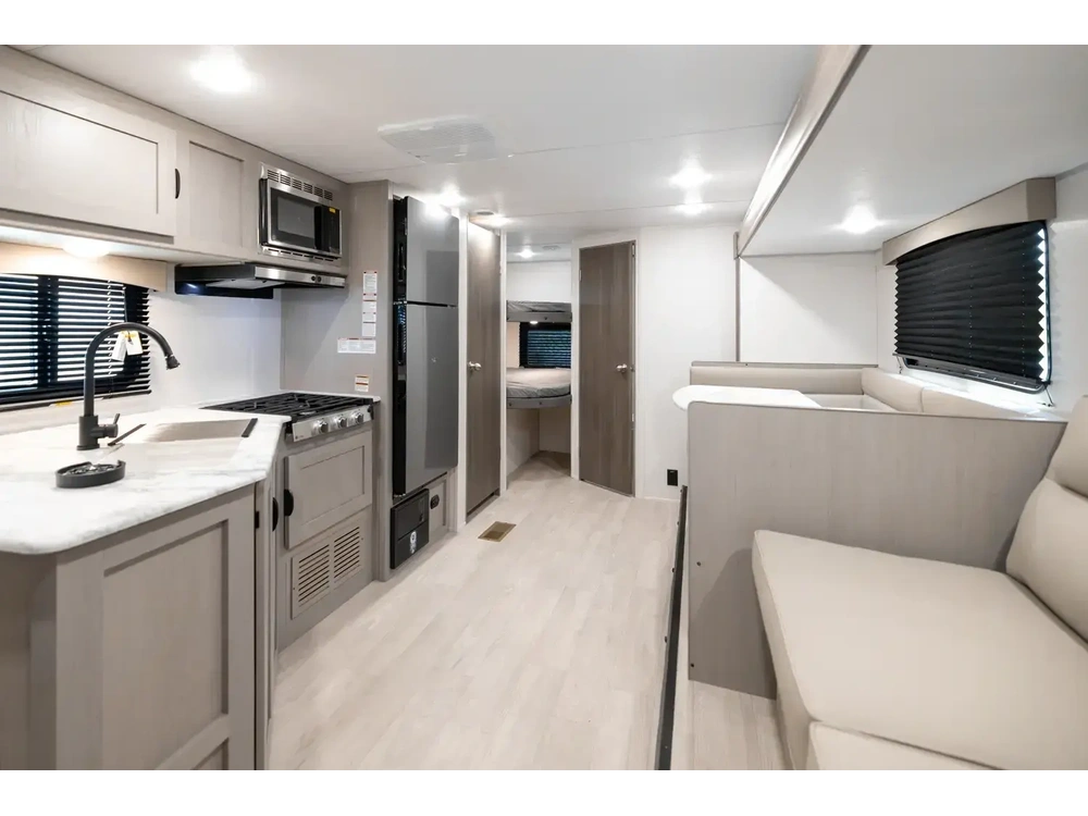 2026 Coachmen Clipper 262dbs alt